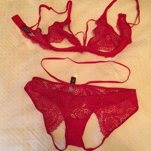 Adore Me "Jenni Unlined" Small panties & 32C bra - Red
